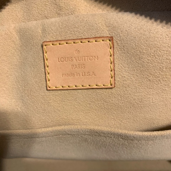 Authentic Louis Vuitton Manhattan - Picture 7 of 8